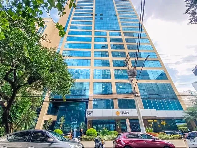 Sala à venda, no bairro Moema em São Paulo