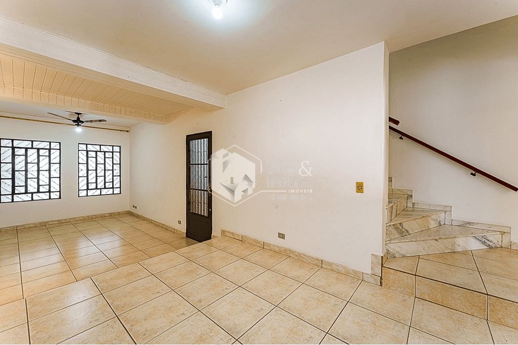 Casa à venda com 2 quartos, 225m² - Foto 1
