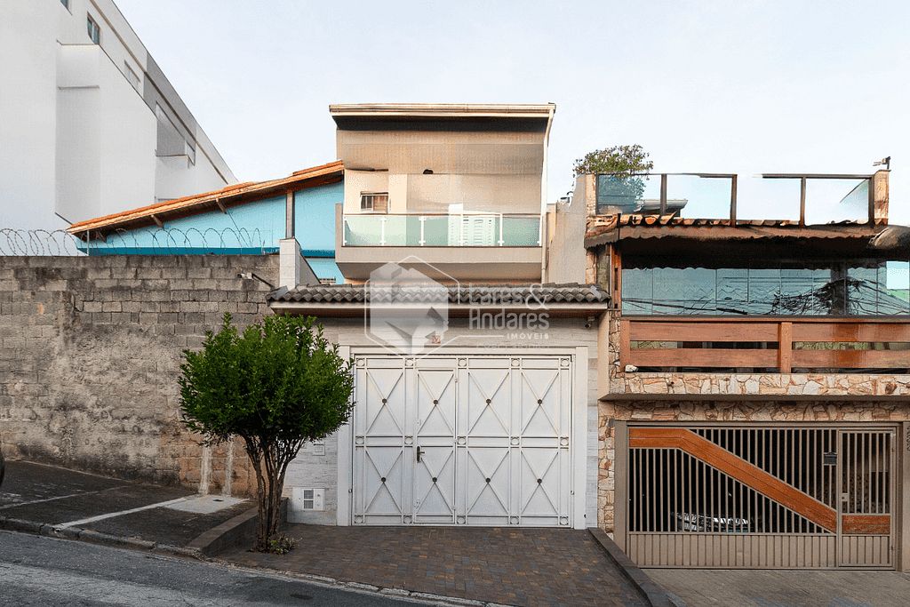 Casa à venda com 3 quartos, 299m² - Foto 1