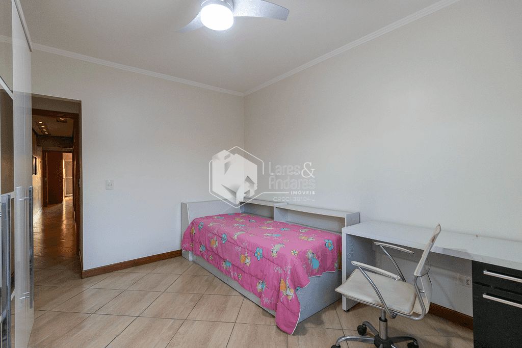 Casa à venda com 3 quartos, 299m² - Foto 6