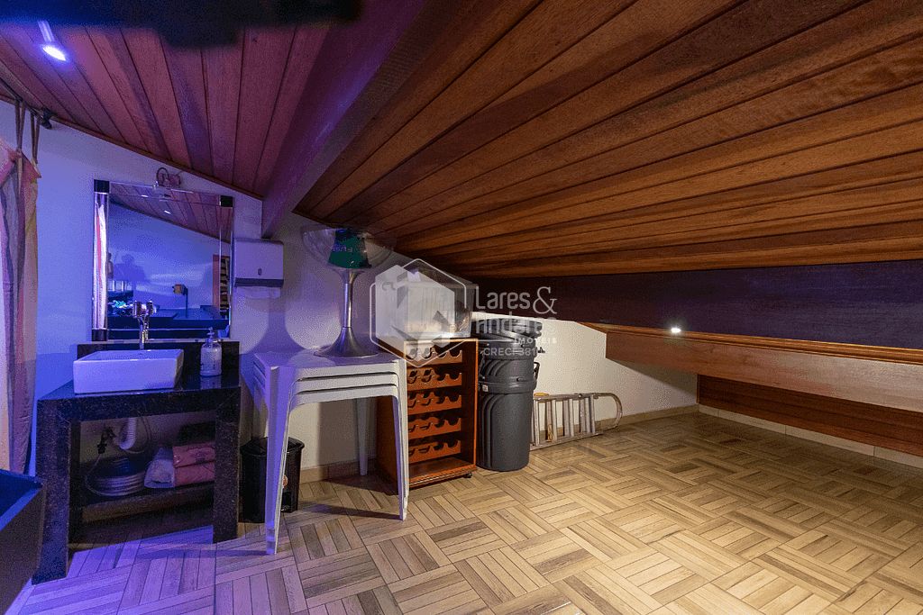 Casa à venda com 3 quartos, 299m² - Foto 8