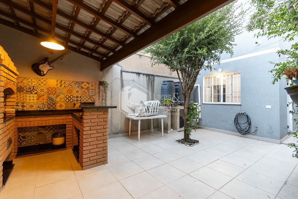 Casa à venda com 3 quartos, 299m² - Foto 2