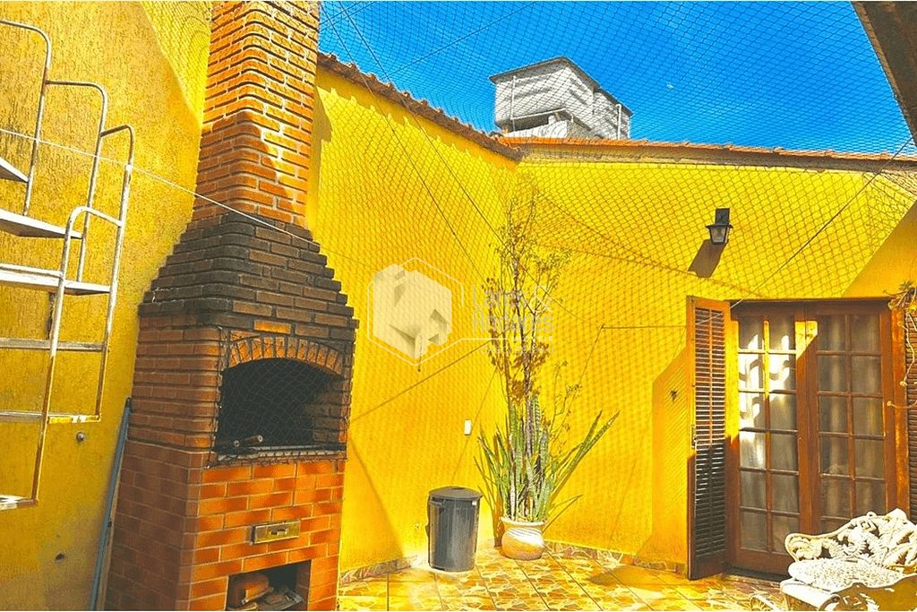 Casa à venda com 3 quartos, 70m² - Foto 1