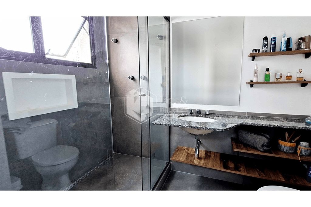 Apartamento à venda com 3 quartos, 167m² - Foto 2