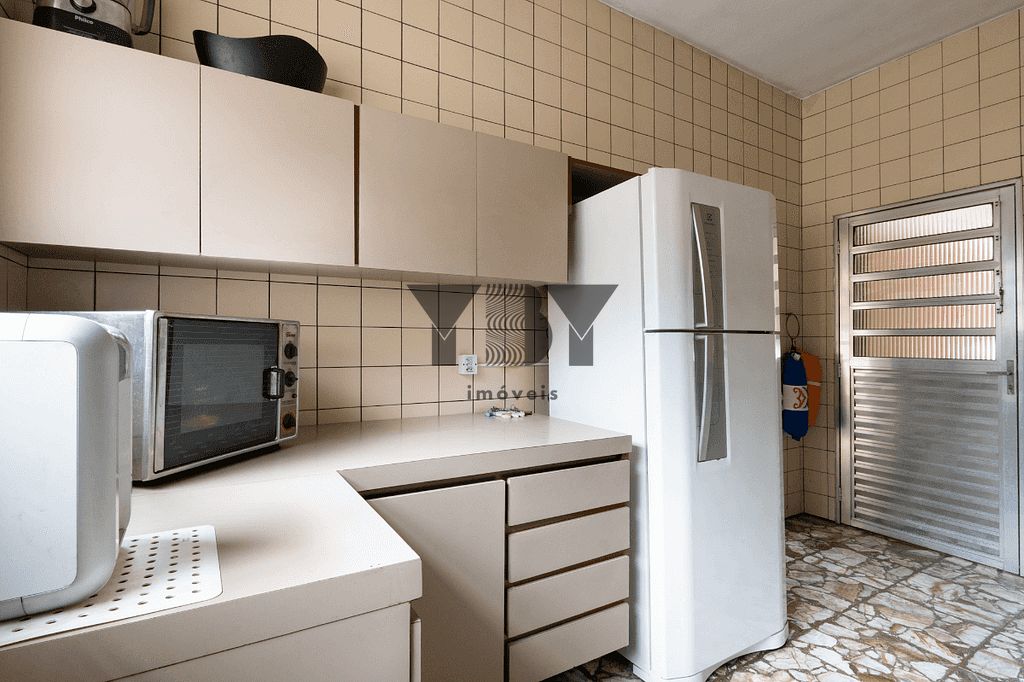 Casa à venda com 4 quartos, 330m² - Foto 16