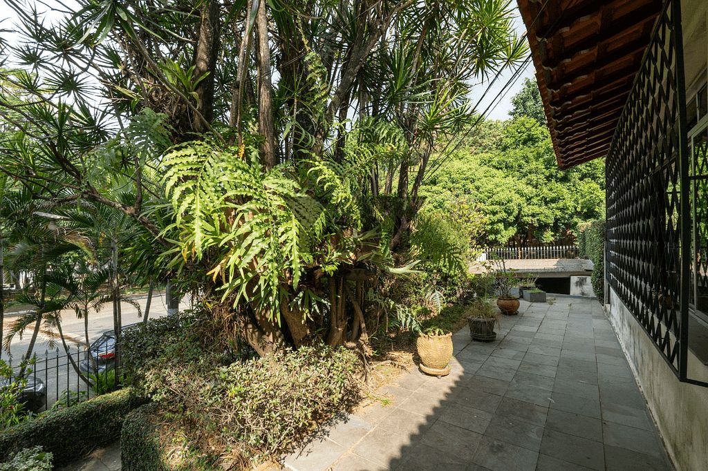 Casa à venda com 4 quartos, 330m² - Foto 5