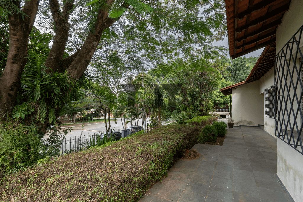 Casa à venda com 4 quartos, 330m² - Foto 8