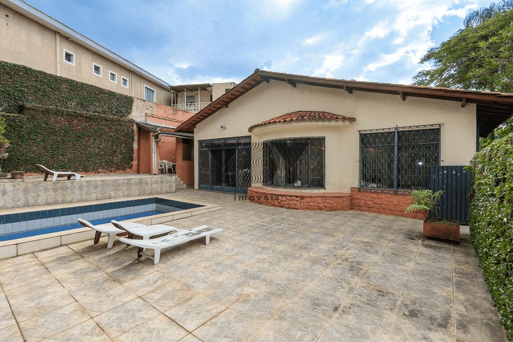 Casa à venda com 4 quartos, 330m² - Foto 2