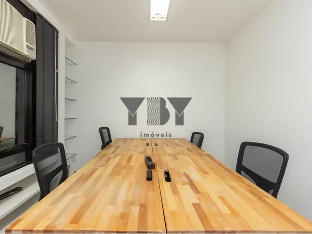 Sala à venda, no bairro Cidade Monções em São Paulo