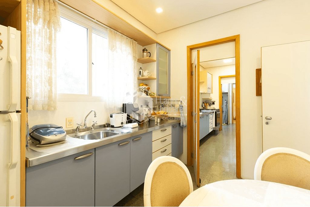 Apartamento à venda com 3 quartos, 271m² - Foto 9