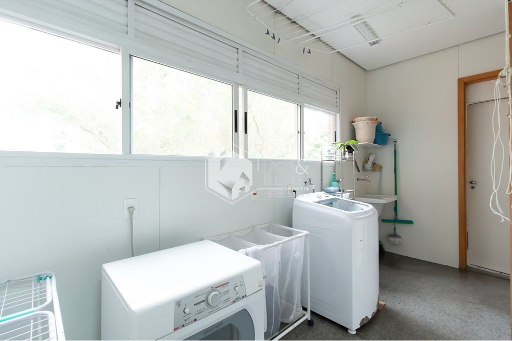 Apartamento à venda com 3 quartos, 271m² - Foto 3