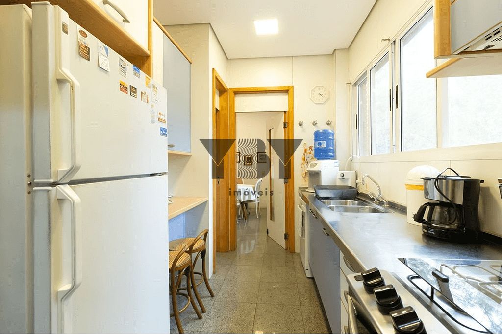 Apartamento à venda com 3 quartos, 271m² - Foto 4