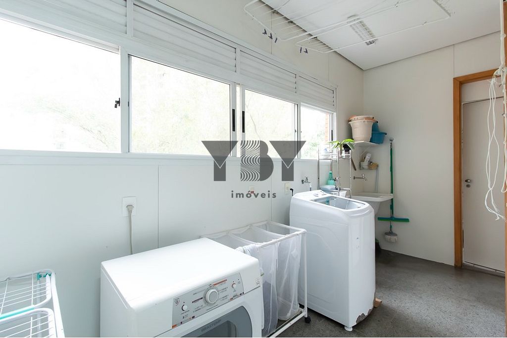 Apartamento à venda com 3 quartos, 271m² - Foto 3