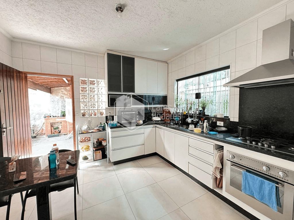 Casa, 3 quartos, 250 m² - Foto 18