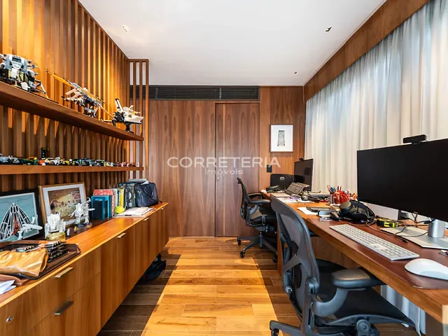 Casa 4 quartos e 6 banheiros, à venda, no bairro Alto de Pinheiros em São Paulo