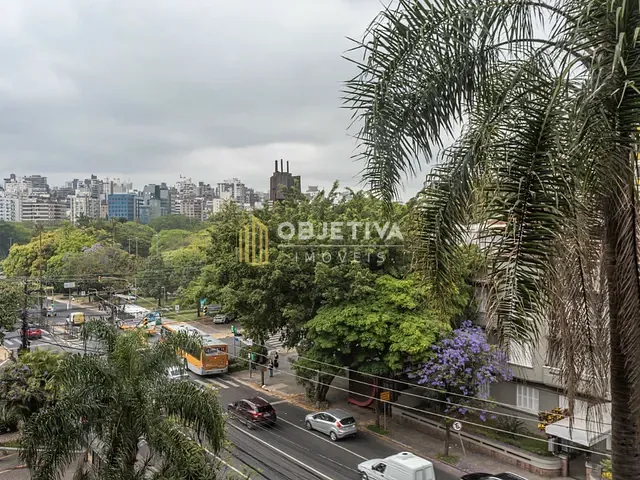 Sala à venda ou para alugar, no bairro Moinhos de Vento em Porto Alegre