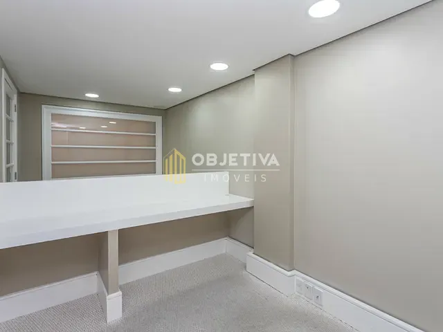 Sala à venda ou para alugar, no bairro Moinhos de Vento em Porto Alegre