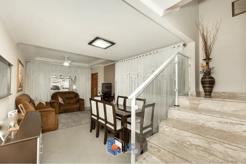Casa, 4 quartos, 181 m² - Foto 1