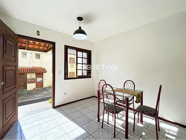 Casa 2 quartos e 1 banheiro, à venda, no bairro Vila Nova em Porto Alegre