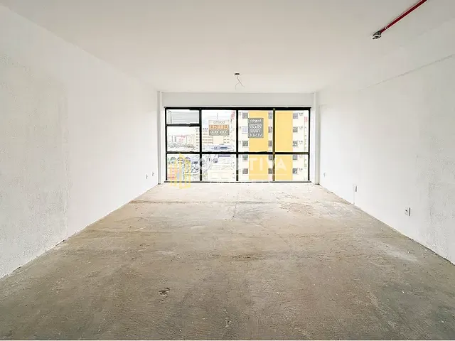 Sala à venda, no bairro Centro em Canoas