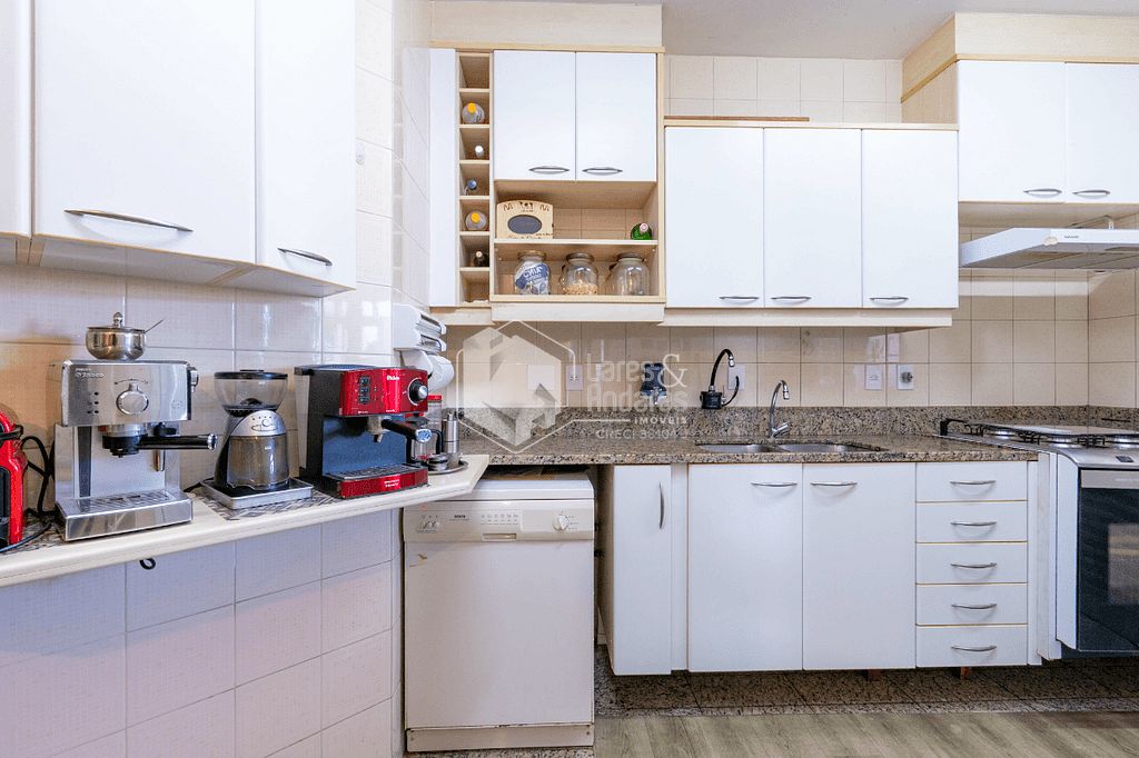 Apartamento à venda com 4 quartos, 225m² - Foto 18