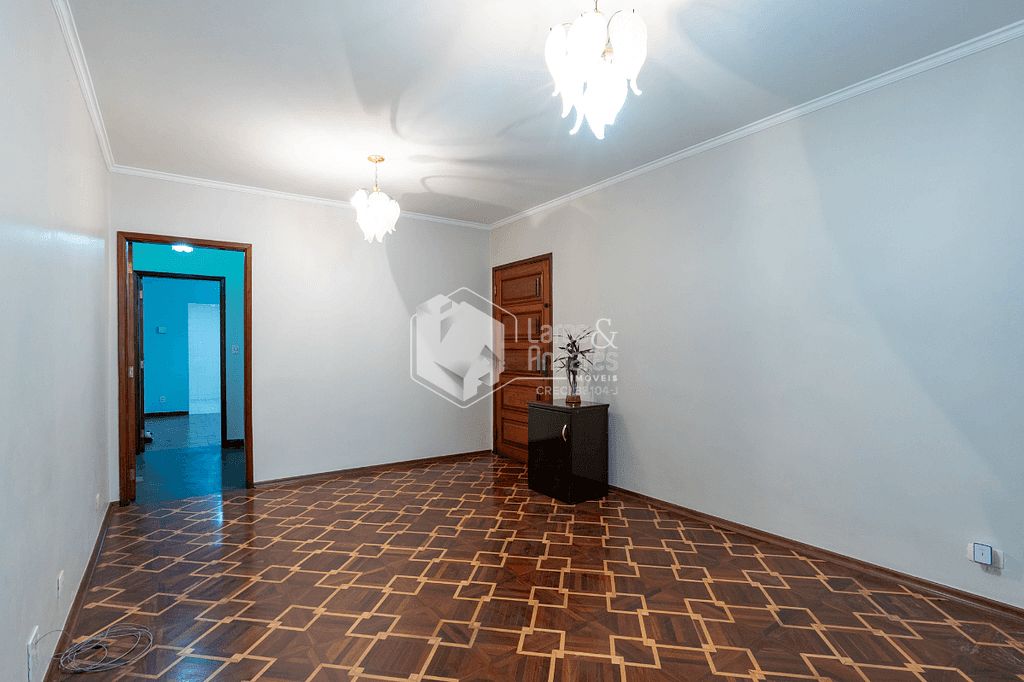Casa à venda com 3 quartos, 134m² - Foto 1