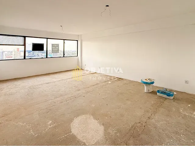 Sala à venda, no bairro Centro em Canoas