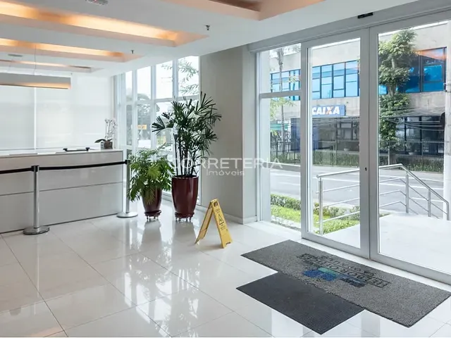 Sala à venda, no bairro Santo Amaro em São Paulo