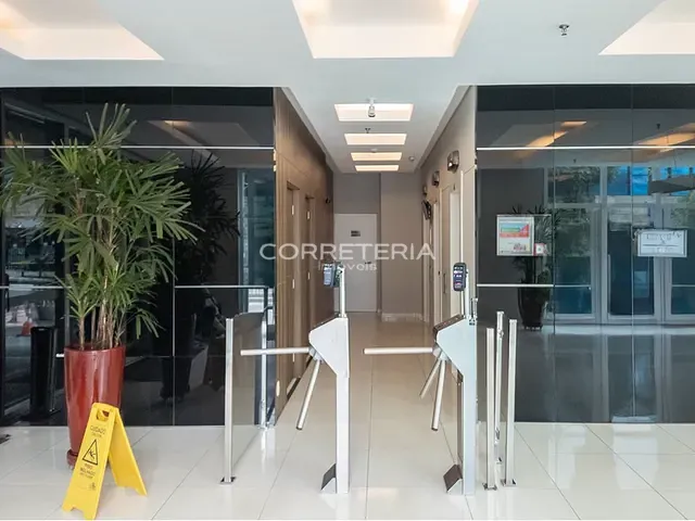 Sala à venda, no bairro Santo Amaro em São Paulo