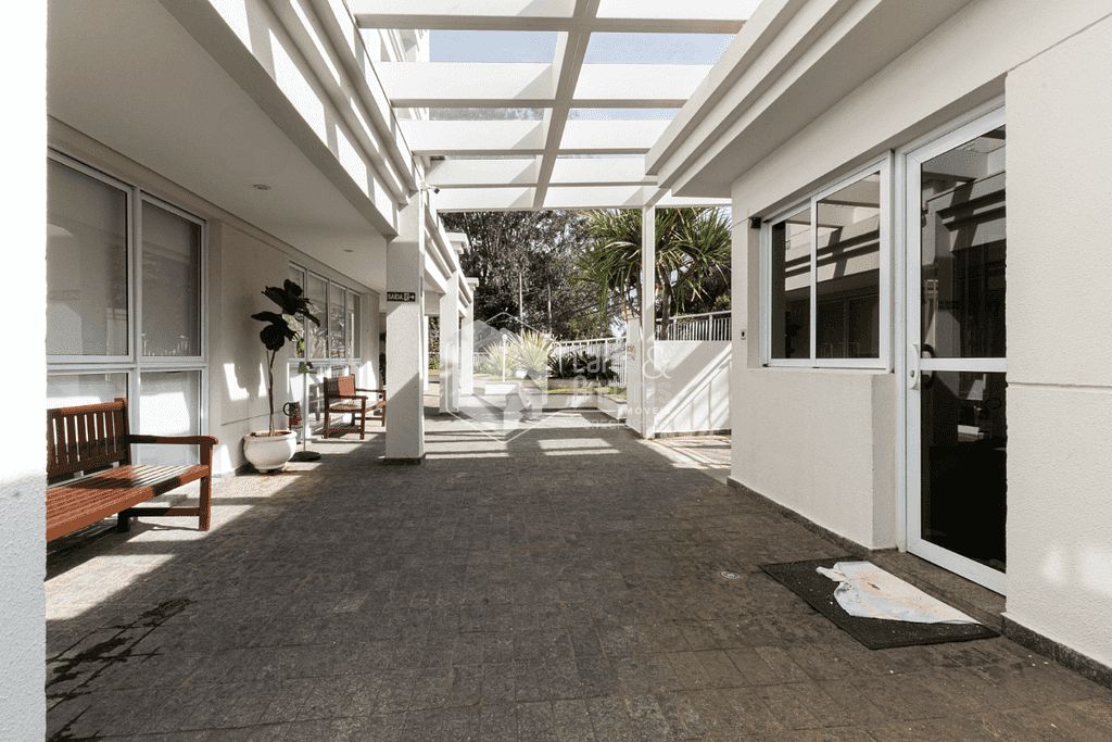 Apartamento à venda com 2 quartos, 70m² - Foto 12