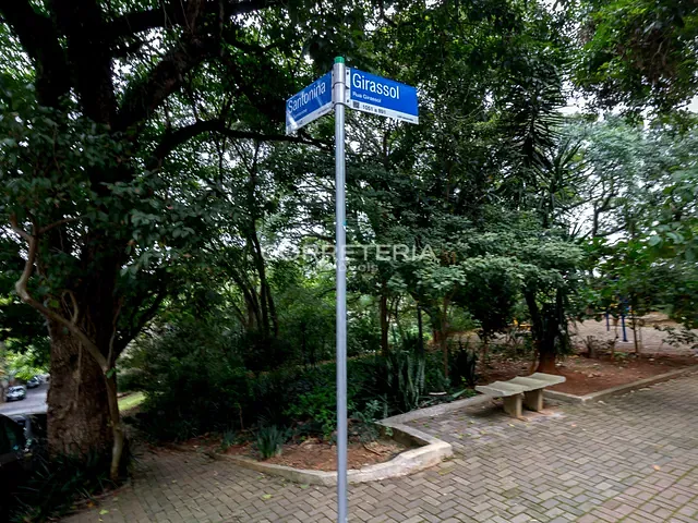 Apartamento 1 quarto e 1 banheiro, à venda, no bairro Vila Madalena em São Paulo