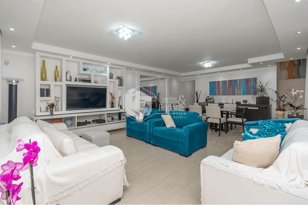 Casa à venda com 3 quartos, 174m² - Foto 1