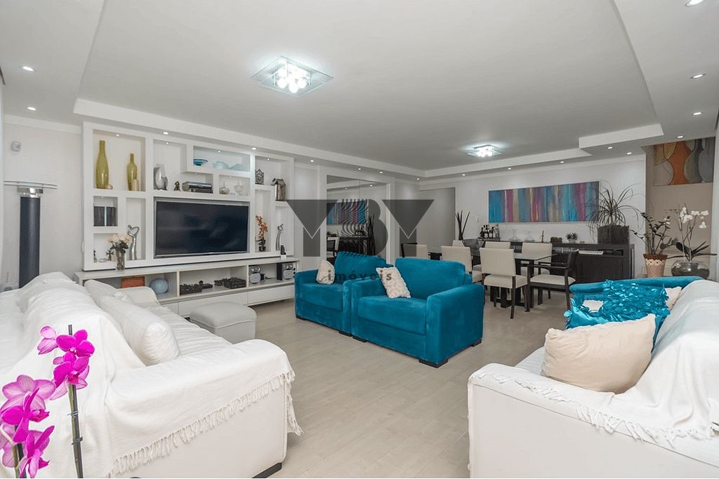 Casa à venda com 3 quartos, 174m² - Foto 1