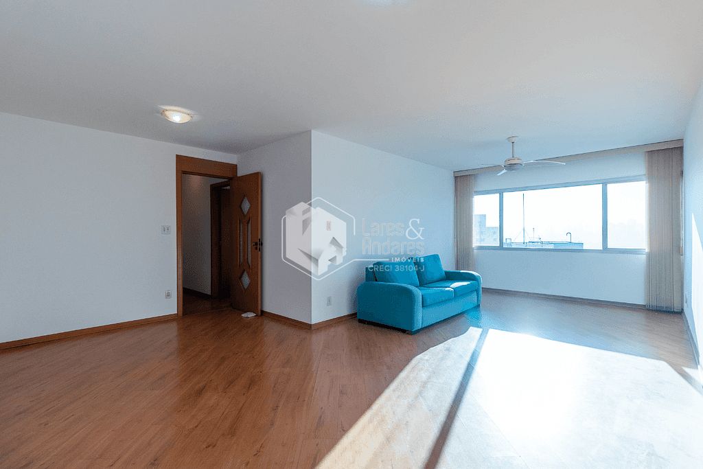 Apartamento à venda com 3 quartos, 121m² - Foto 1