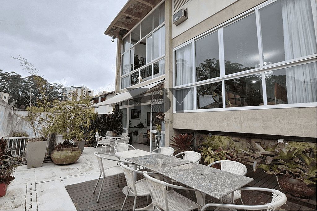Casa à venda com 4 quartos, 290m² - Foto 12