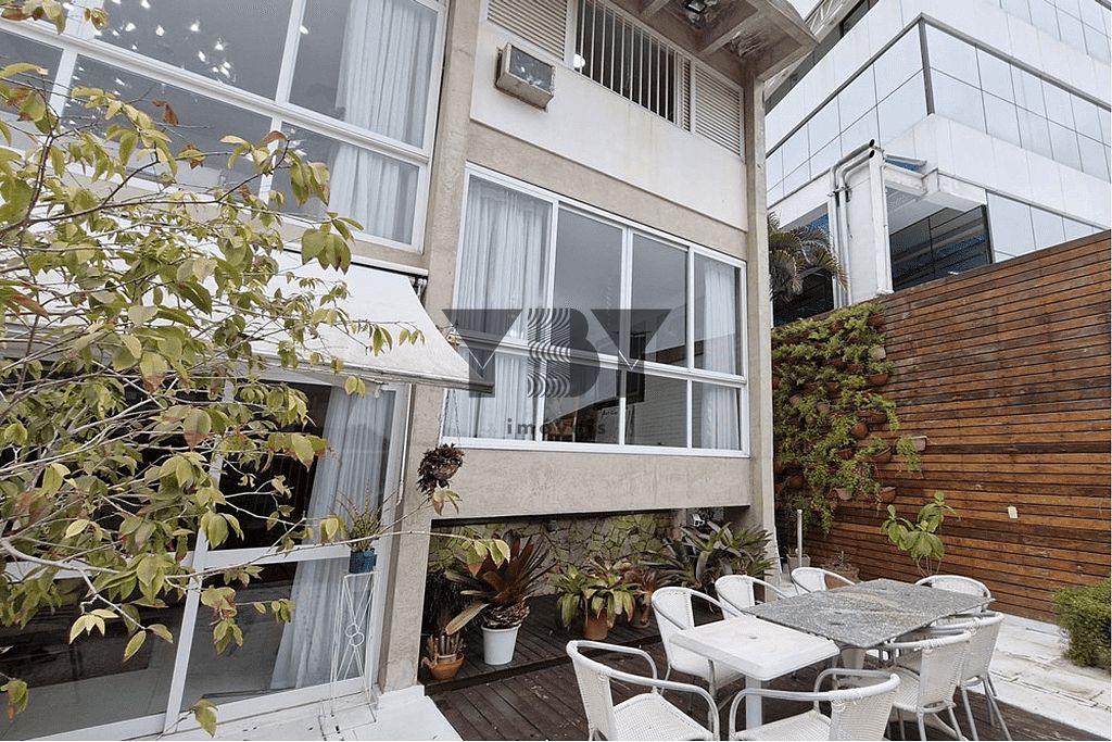Casa à venda com 4 quartos, 290m² - Foto 15