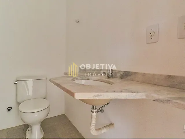 Sala à venda, no bairro Petrópolis em Porto Alegre