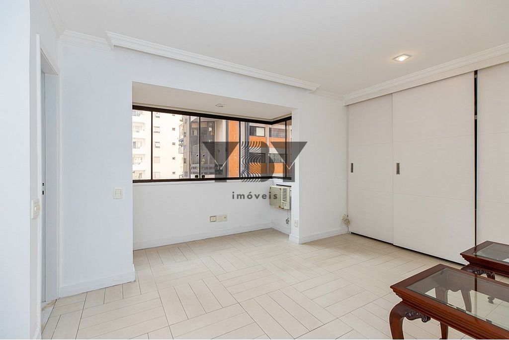 Apartamento à venda com 4 quartos, 155m² - Foto 18