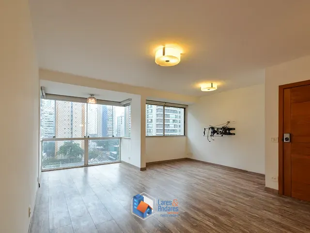 Apartamento 4 quartos e 4 banheiros, à venda, no bairro Moema em São Paulo