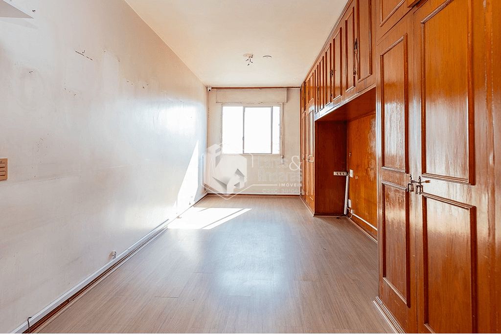 Apartamento à venda com 3 quartos, 254m² - Foto 2