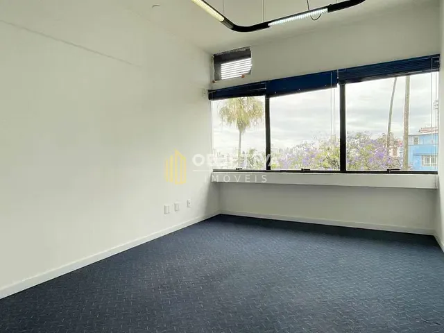 Sala à venda, no bairro Petrópolis em Porto Alegre
