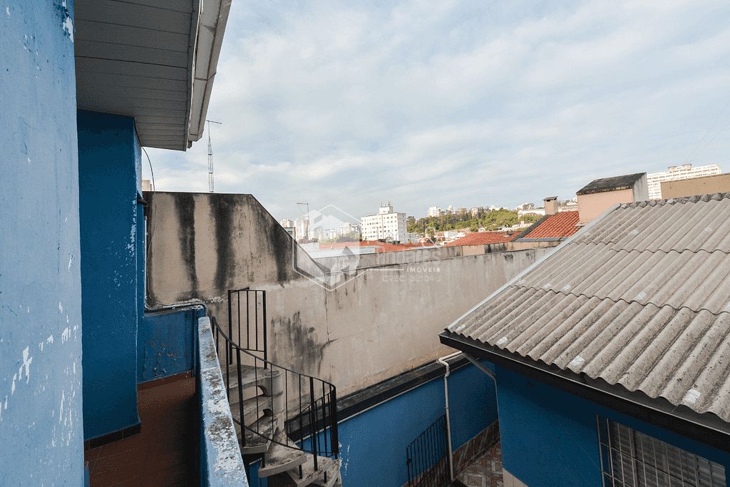 Casa à venda com 3 quartos, 250m² - Foto 2