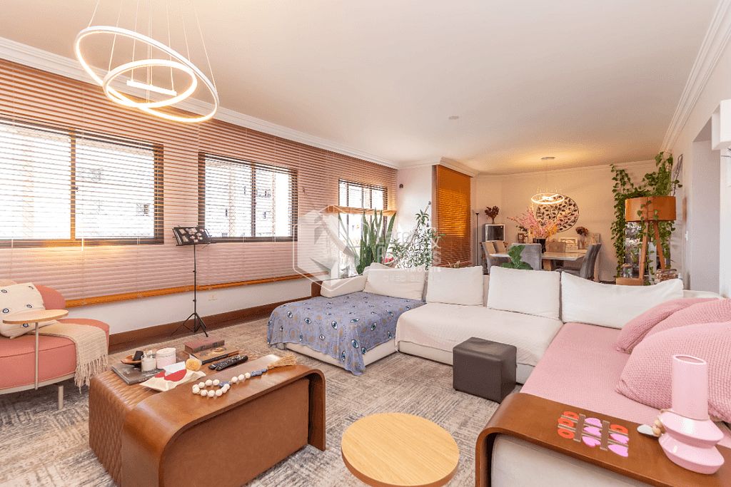 Apartamento à venda com 3 quartos, 184m² - Foto 1
