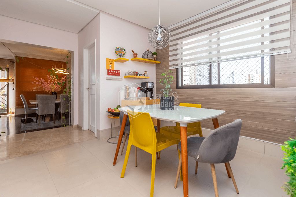 Apartamento à venda com 3 quartos, 184m² - Foto 3