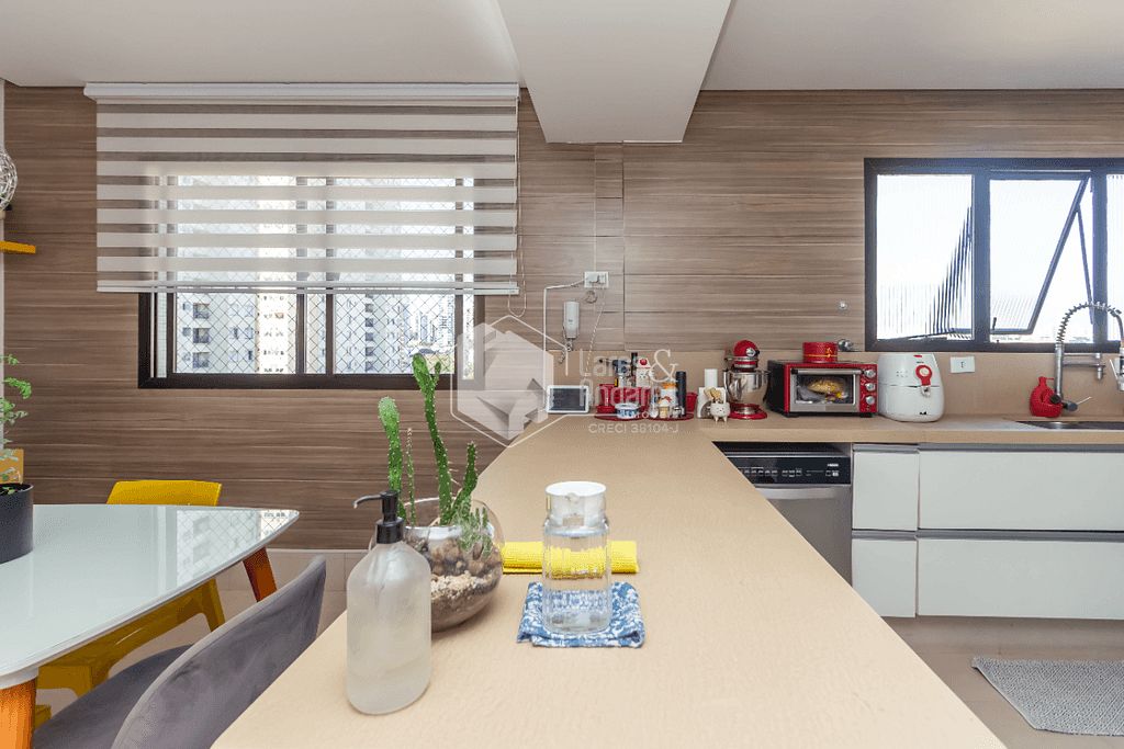 Apartamento à venda com 3 quartos, 184m² - Foto 4