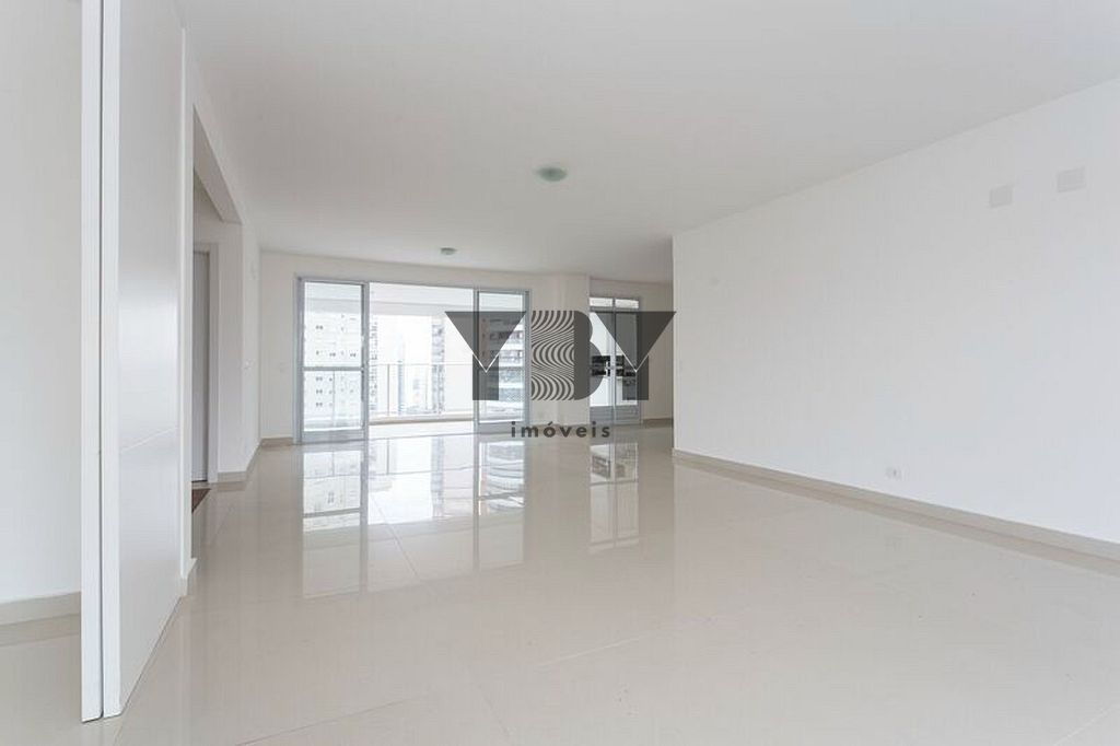 Apartamento à venda com 3 quartos, 213m² - Foto 1