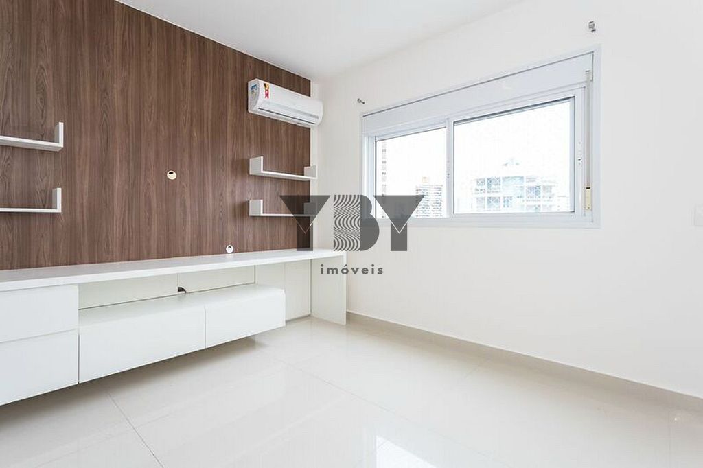 Apartamento à venda com 3 quartos, 213m² - Foto 3