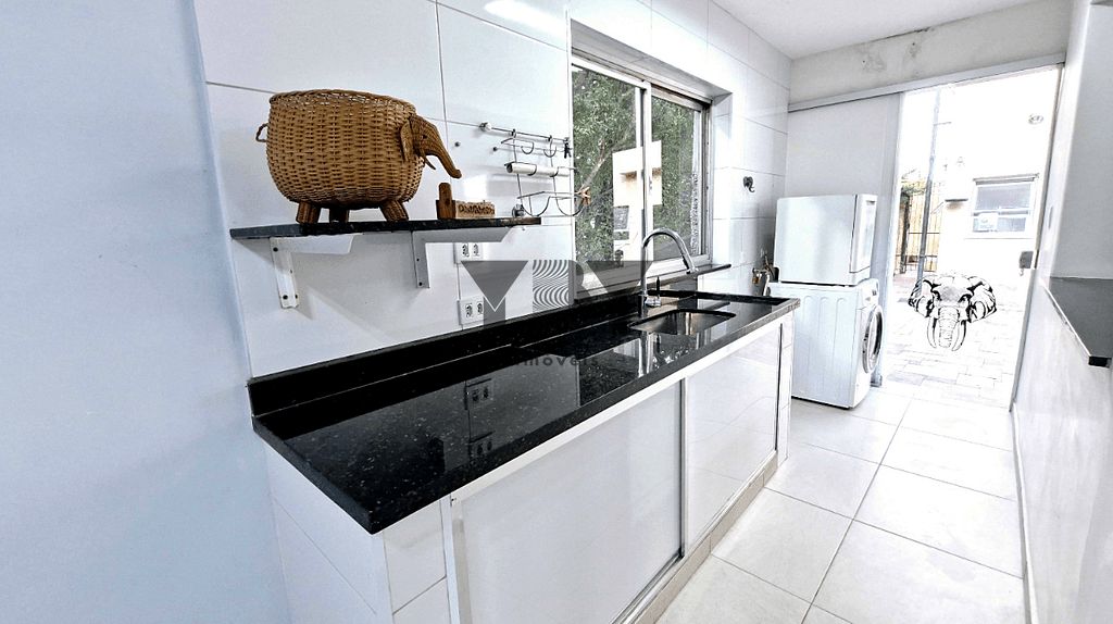 Casa à venda com 4 quartos, 300m² - Foto 36