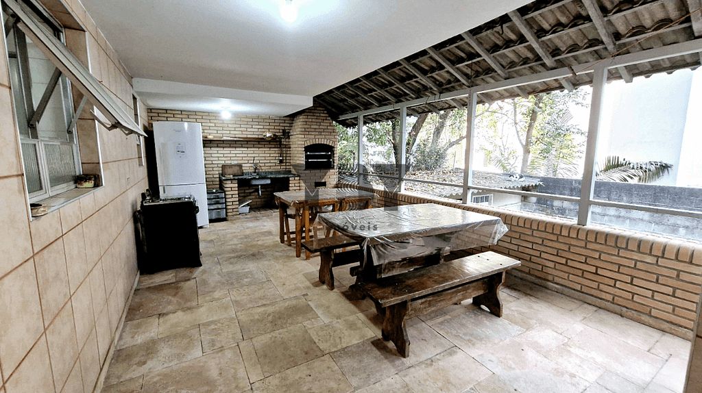 Casa à venda com 4 quartos, 300m² - Foto 26