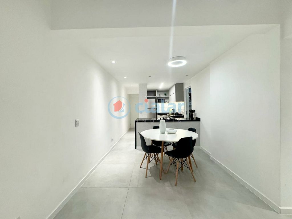 Apartamento à venda com 2 quartos, 70m² - Foto 4